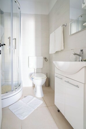 Apartment (A1) | Bathroom - Apartments Zlatko Slobodan (Solta)
