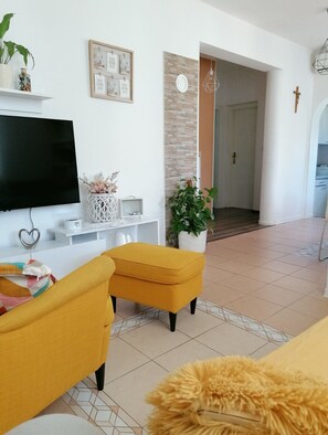 Apartment (A4) | Living room - Apartments Boris i Snjezana (Rab)