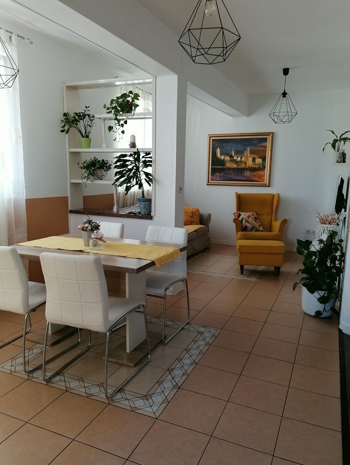 Apartment (A4) | Tempat makan