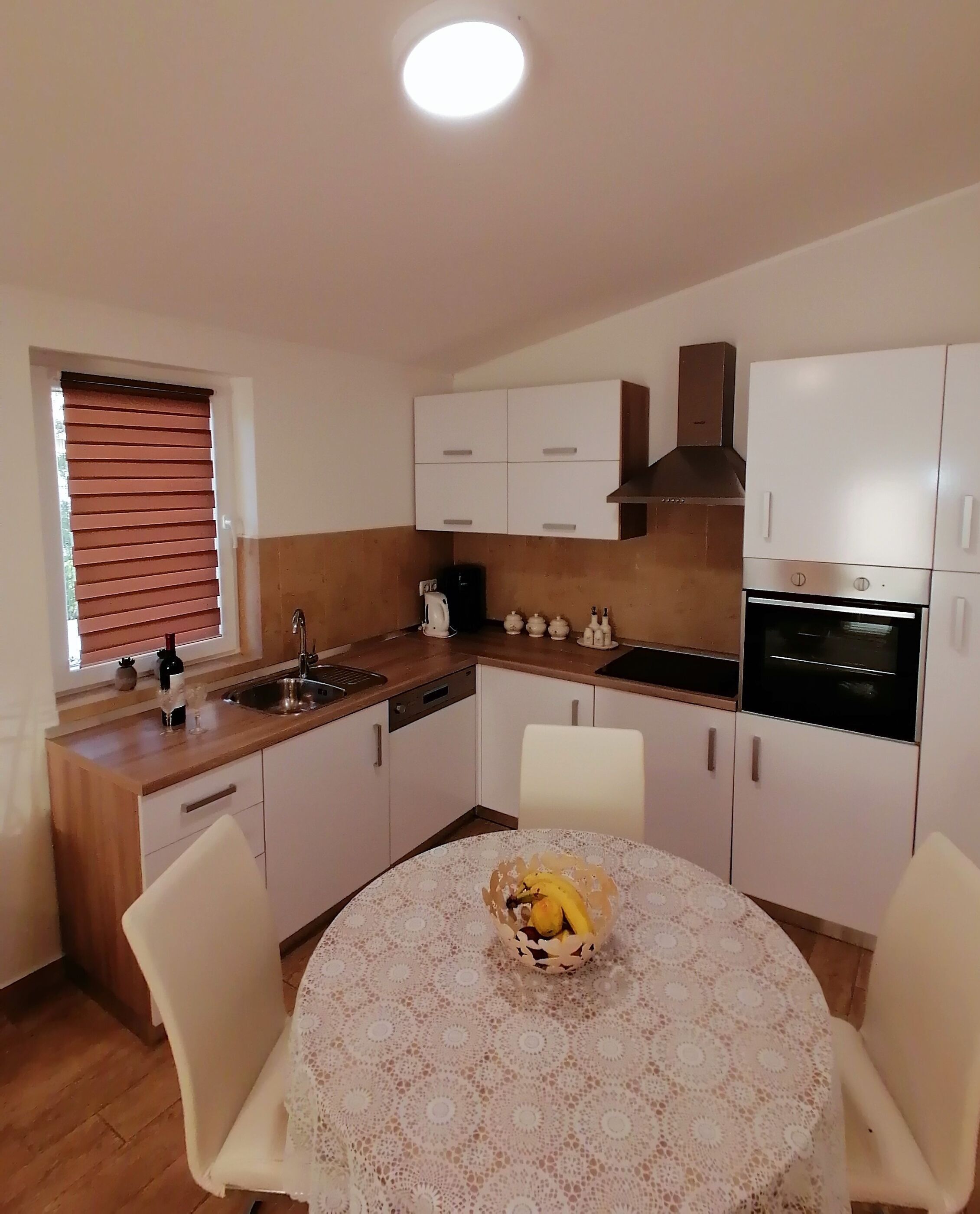 Apartment (A2) | Dapur peribadi | Ketuhar, dapur, pembancuh kopi espreso, cerek elektrik 