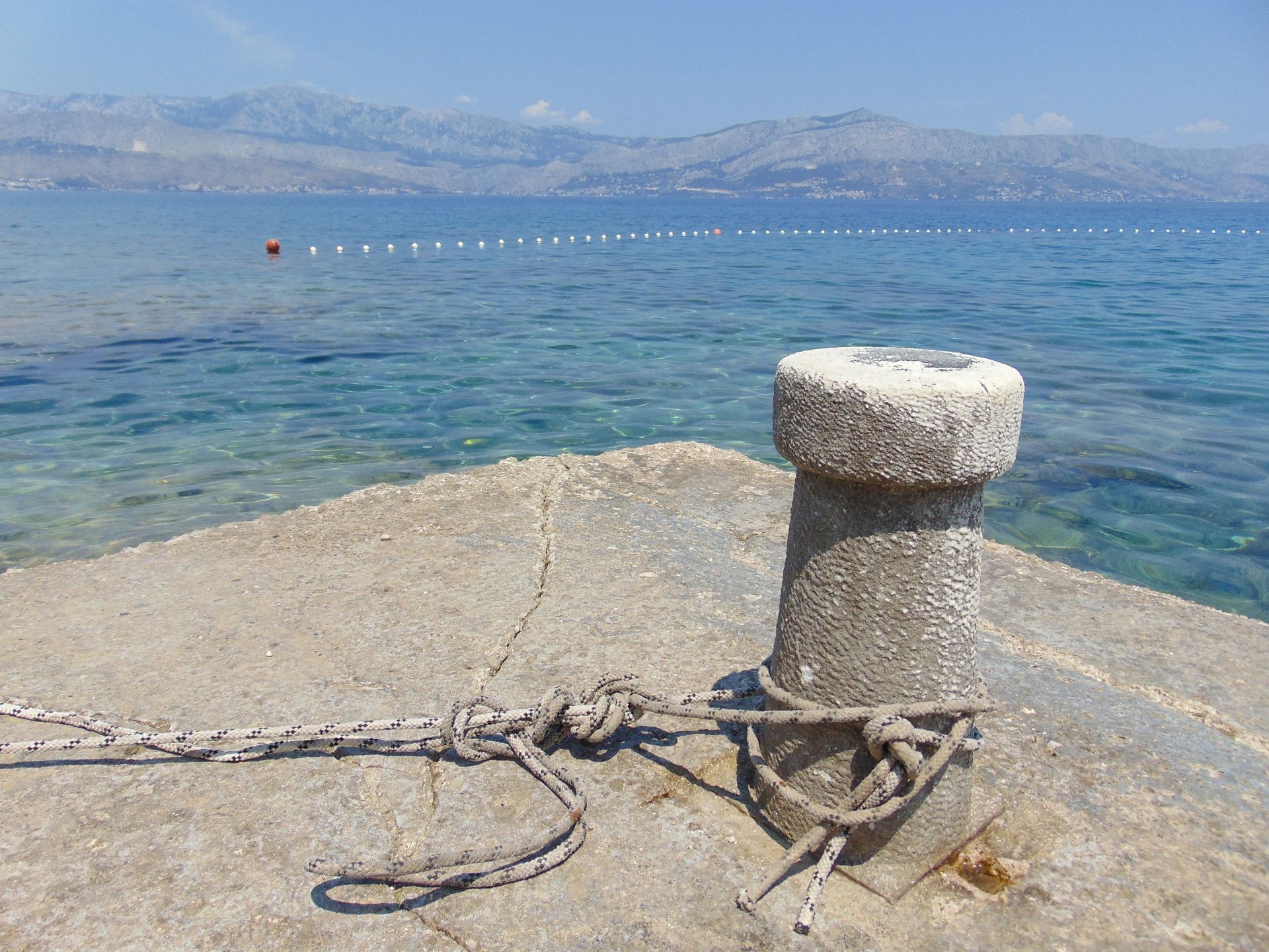 Una spiaggia nelle vicinanze