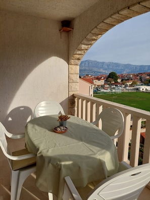 Apartment (A2) | Terrace/patio - Apartments Pavao (Postira)