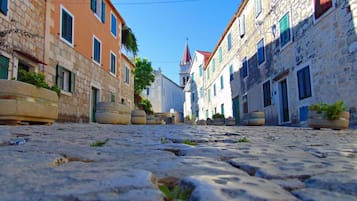 Vue sur la ville depuis lâhĂ©bergement