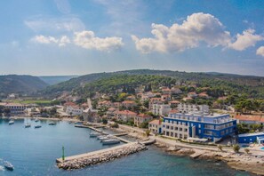 Beach - Apartments Pavao (Postira)