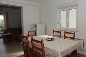 Apartment (A1) | Private kitchen | Fridge, microwave, oven, stovetop - Apartment Vinko (Postira)