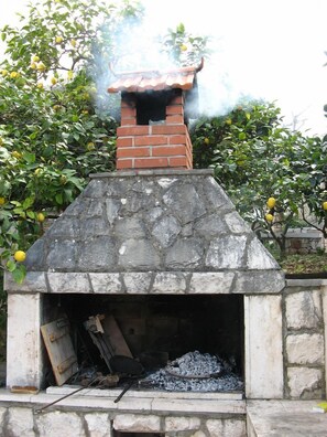 BBQ/picnic area - Apartment Vinko (Postira)