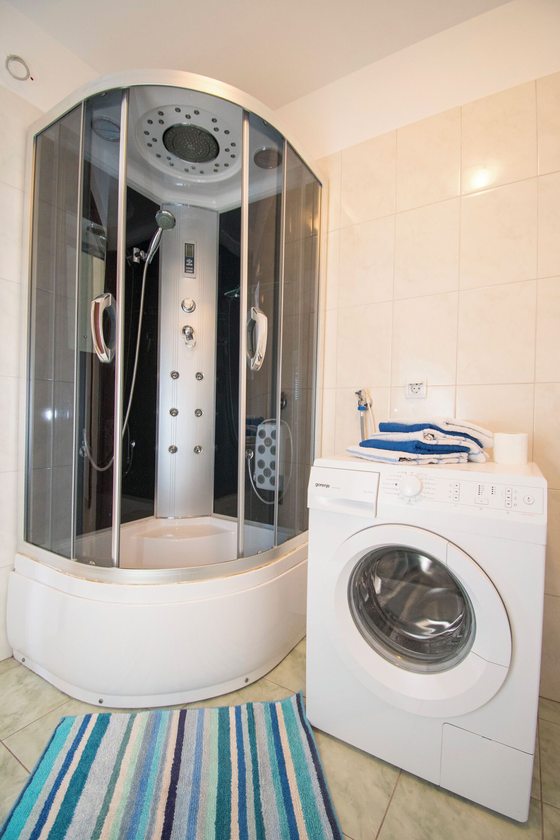 Apartment (A1) | Bathroom | Shower