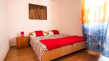 Iron/ironing board, free WiFi