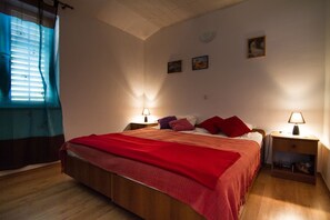 Apartment (A1) | Iron/ironing board, free WiFi - Apartment Marko (Solta)