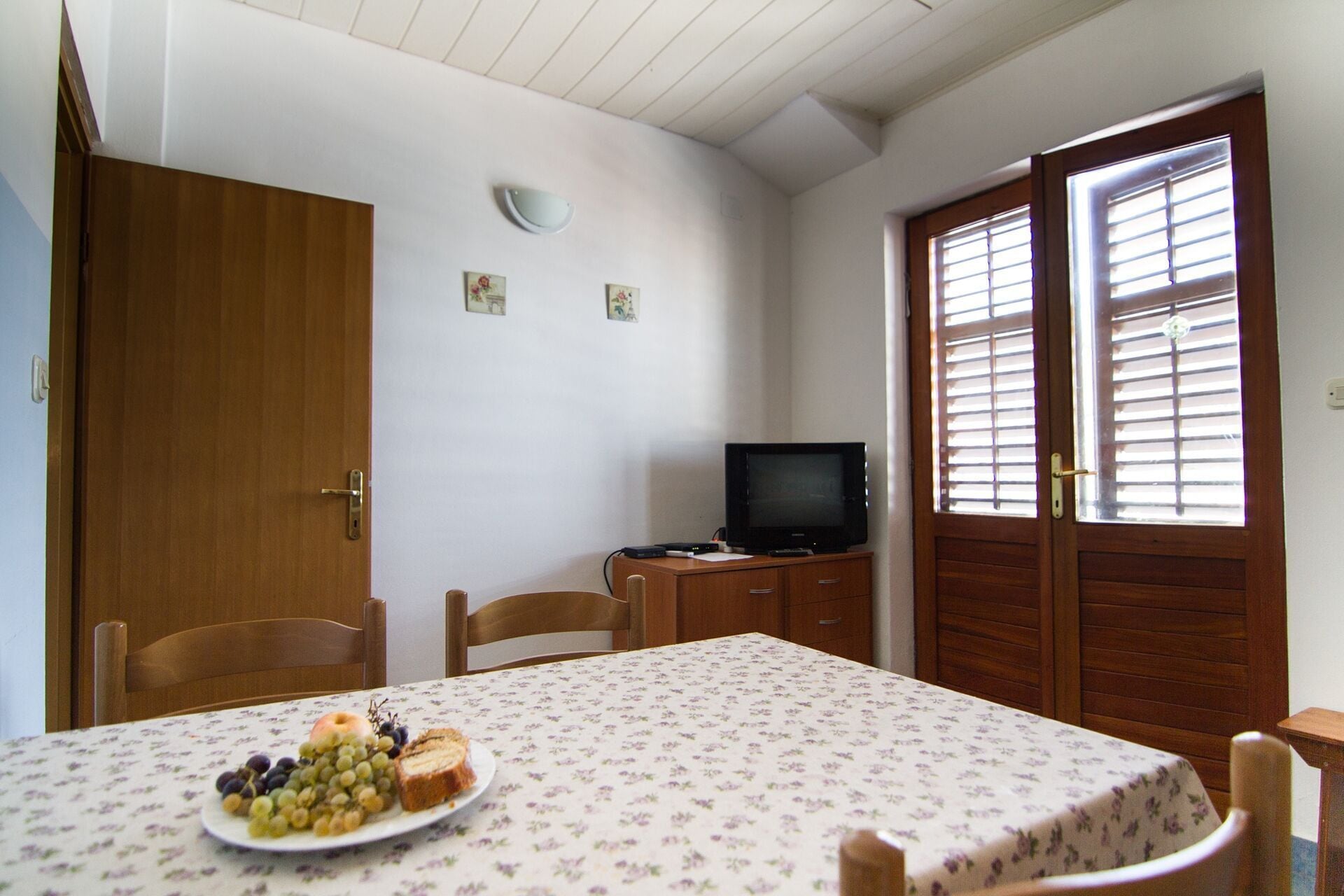 Apartment (A1) | Dining