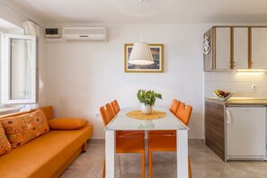 Huoneisto (A3) | Ruokailu