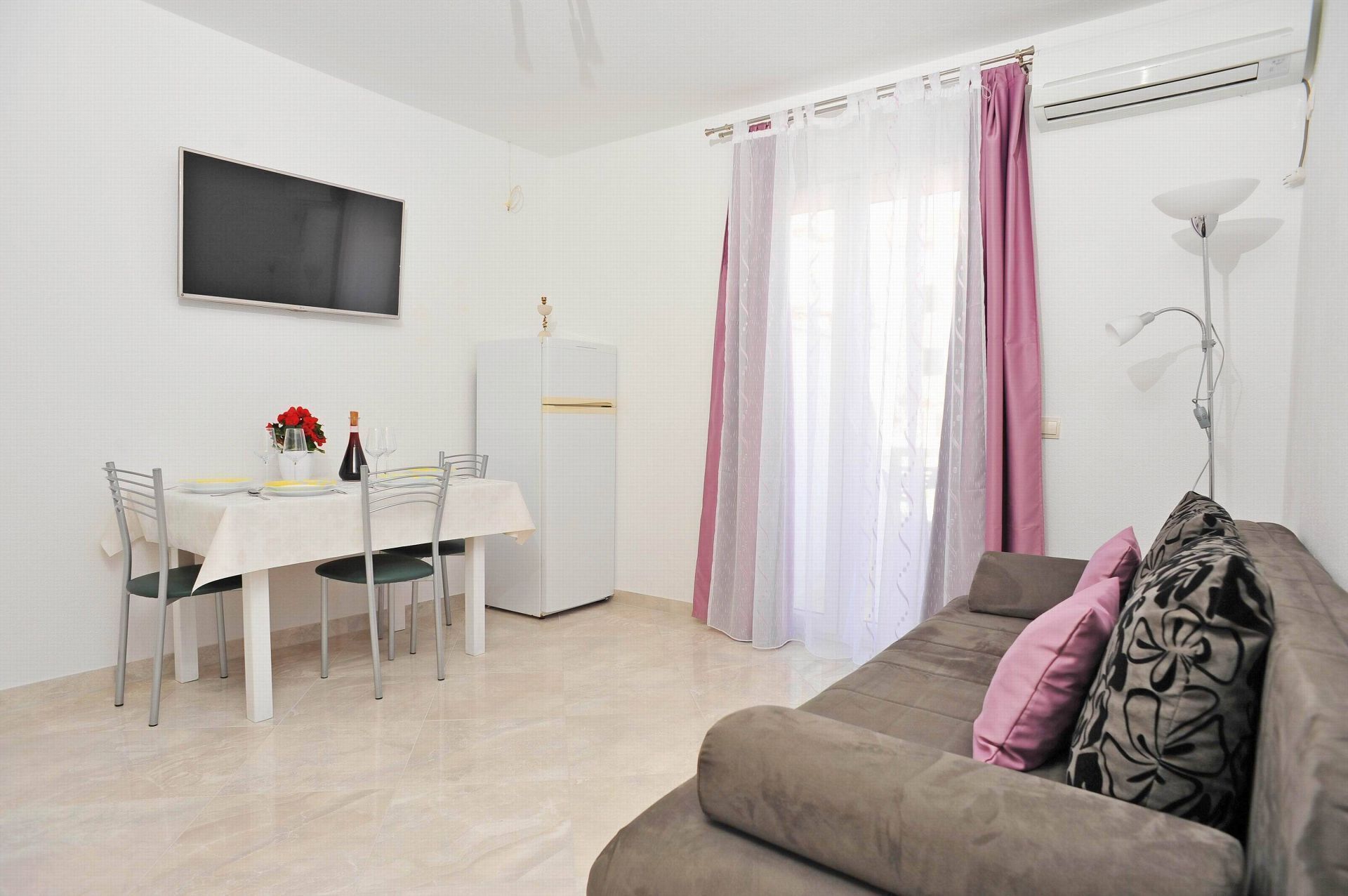 Apartment (A2) | Living room