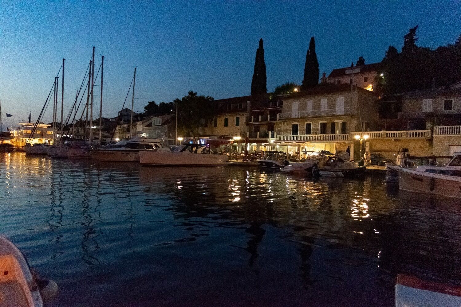 إطلالة على المدينة من المنشأة