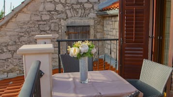 Apartment (A3) | Balcony