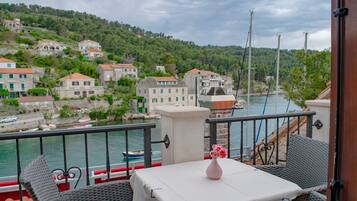 Apartment (A3) | Balcony
