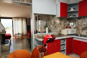Apartment (A1) | Private kitchen | Fridge, microwave, oven, dishwasher - Apartment Aldica (Supetar)