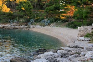 靠近海滩