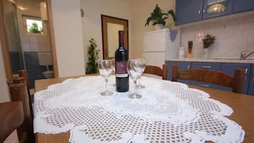 Apartment (A2) | Speisen