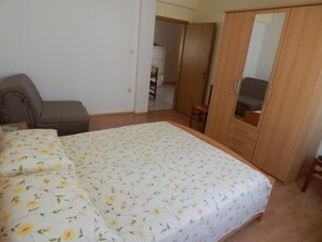 Apartment (A1) | Iron/ironing board, free WiFi - Apartments Zoki (Vis)