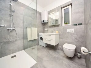 Apartment (A1) | Bathroom | Bathtub - Apartment Mari (Supetar)