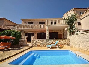 Outdoor pool - Apartment Mari (Supetar)