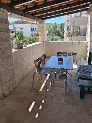 Apartment (A1) | Terrace/patio - Apartments Marino (Supetar)