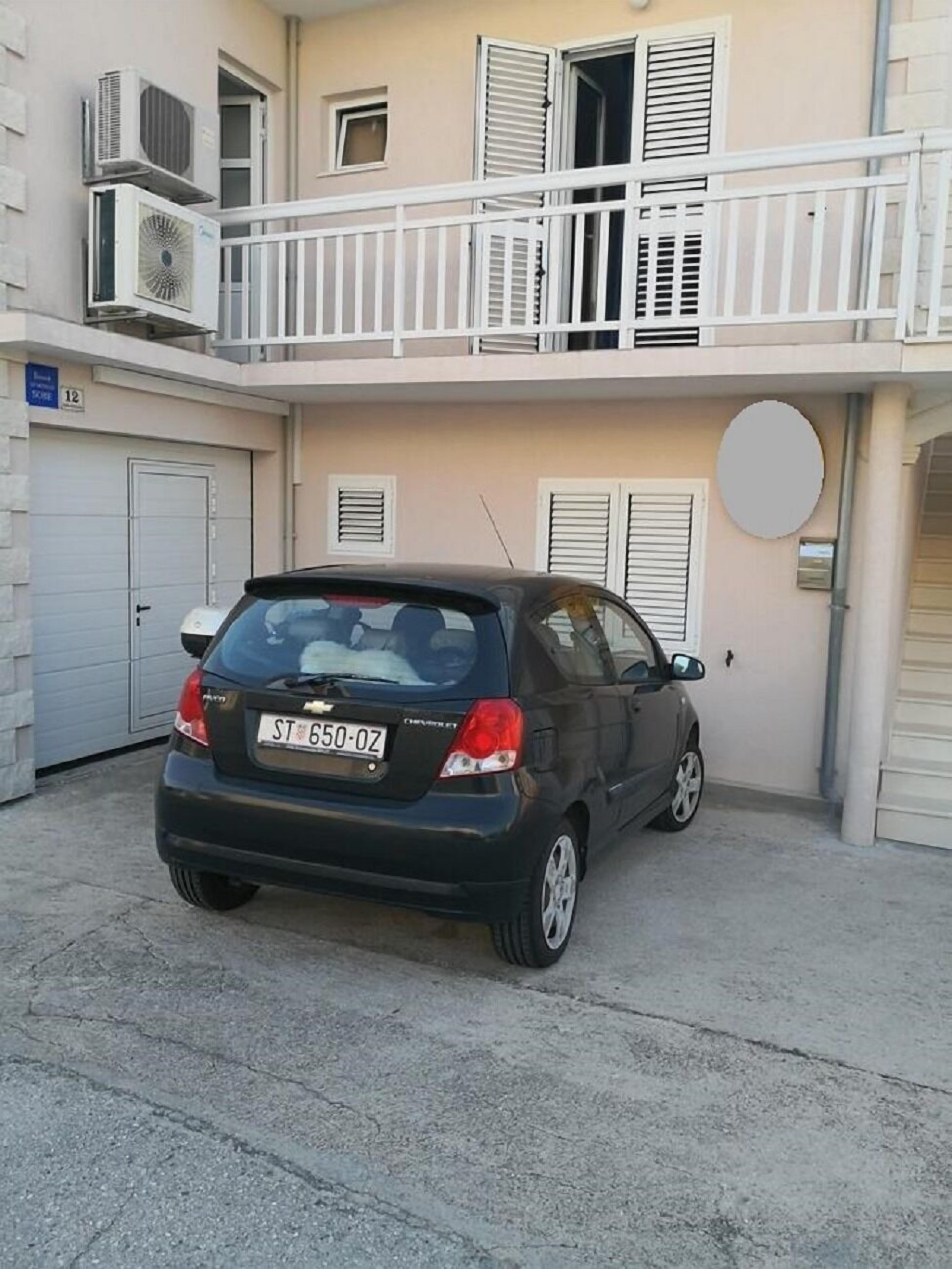 مواقف سيارات مجانية