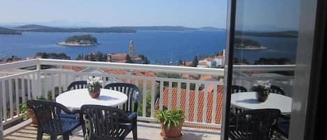 ห้องพัก (S3) | ลานระเบียง/นอกชาน