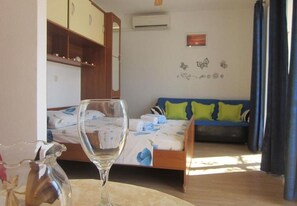 Studio (A1) | Free WiFi - Apartments and Room Dar (Hvar)