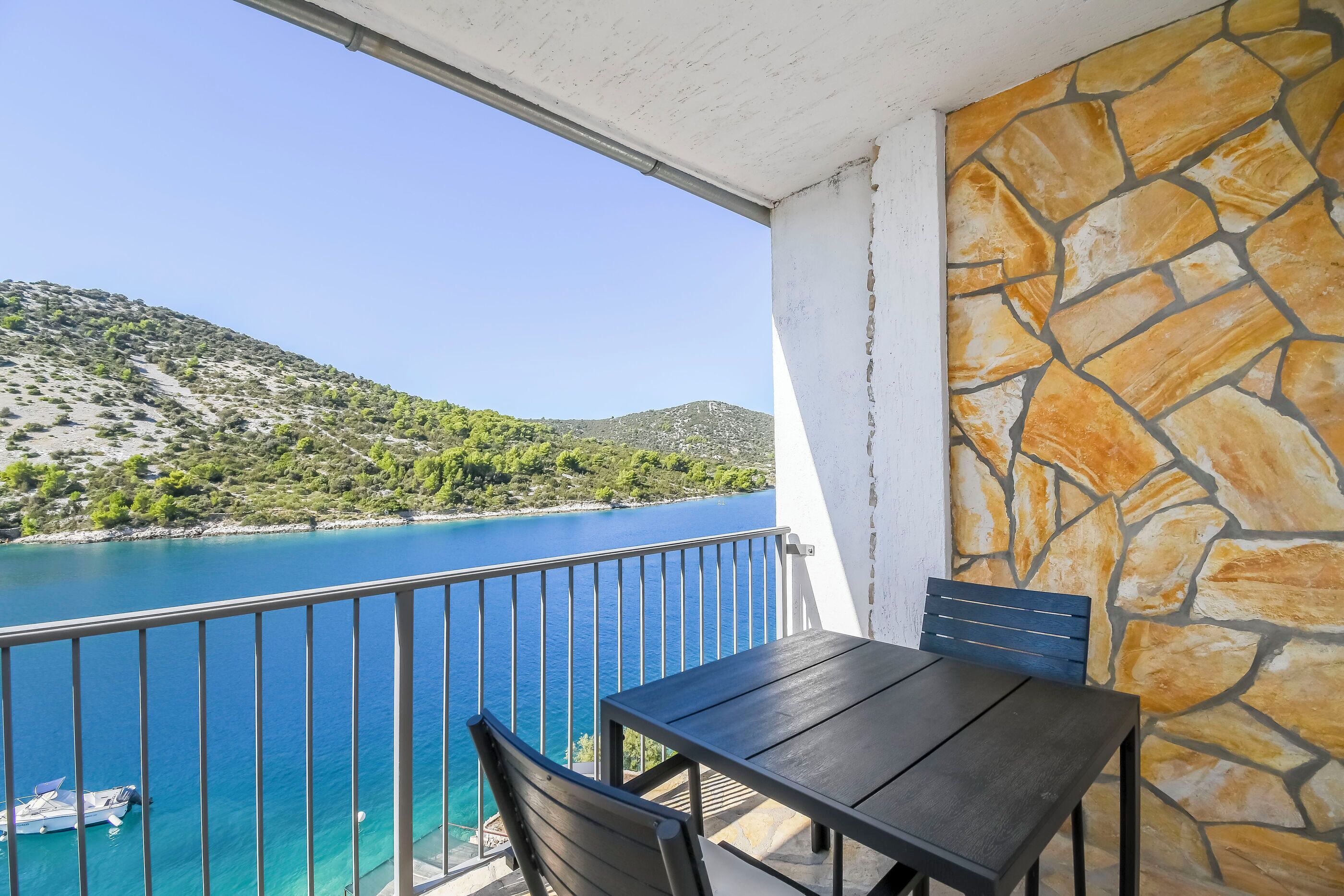 Studio (A2) | Water view