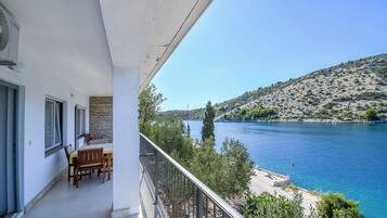 Apartment (A1) | Outdoor dining