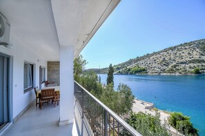 Outdoor dining - Apartments Ivan (Marina)