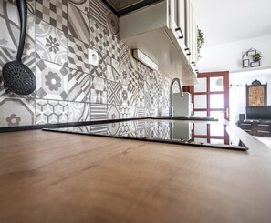 Apartment (A1) | Private kitchen | Fridge, stovetop, espresso maker, cookware/dishes/utensils - Apartment Martina (Tisno)