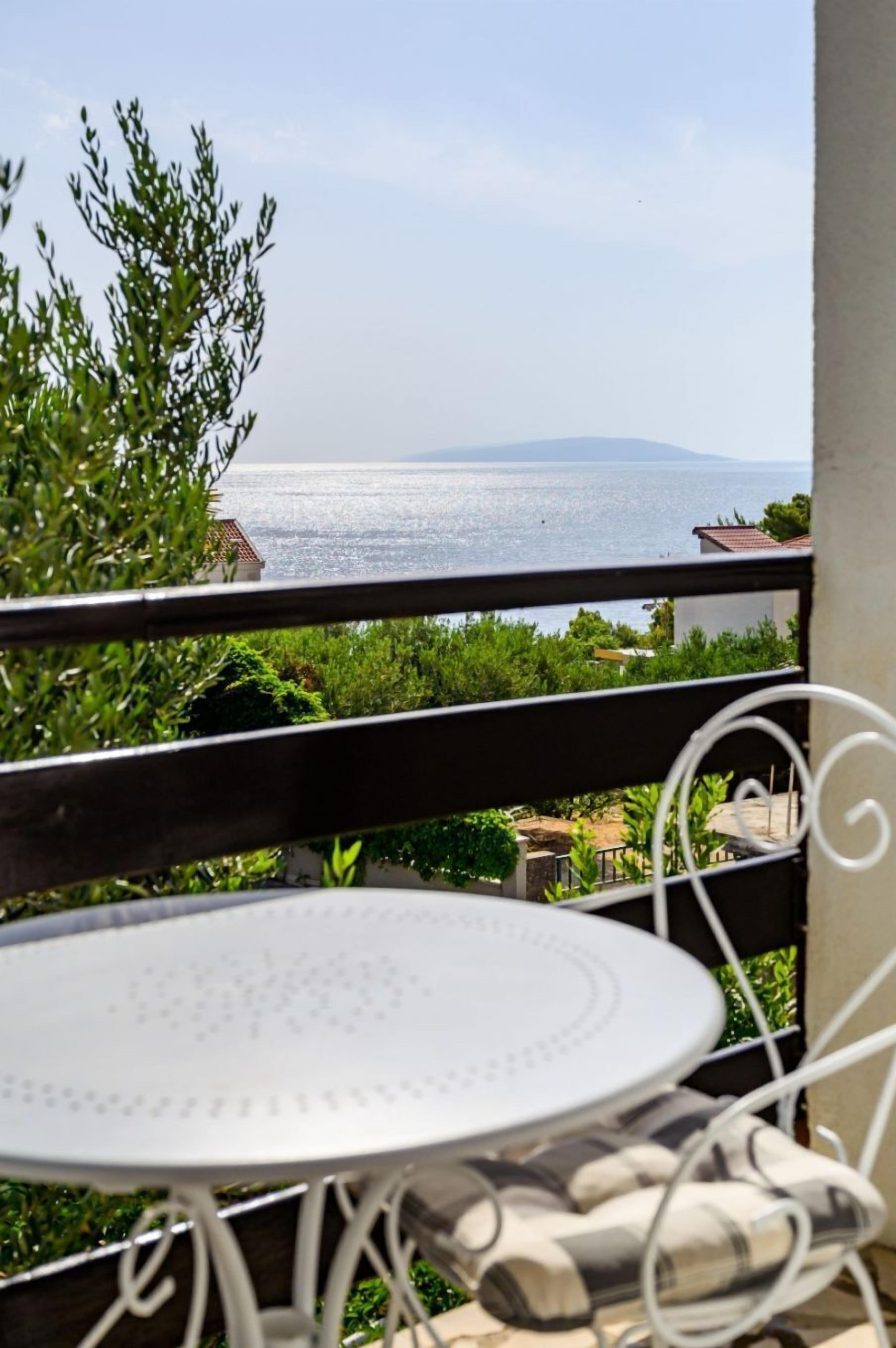 อพาร์ทเมนท์ (A1) | ระเบียง