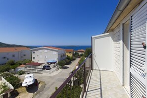Apartment (A3) | Balcony - Apartments Vinko (Primosten)