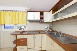Apartment (A3) | Private kitchen - Apartments Vinko (Primosten)