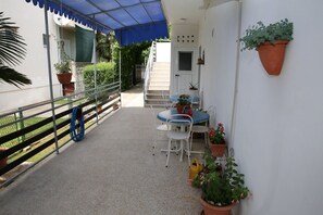 Apartment (A1) | Terrace/patio - Apartments Araz (Vodice)