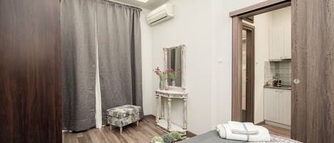 1 chambre, fer et planche à repasser, Wi-Fi gratuit, draps fournis