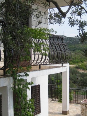 Courtyard - Apartments Nina (Seget)