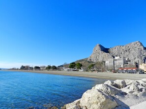 Beach - Apartments Ozren (Omis)