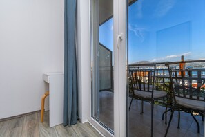 Apartment (A2) | Water view - Apartment Mara (Okrug)