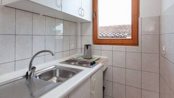 Apartment (A3) | Private kitchen