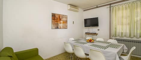 Apartment (A1) | Living room