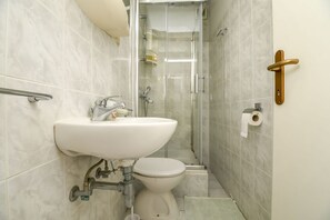 Apartment (A1) | Bathroom - Apartment Zeljko (Makarska)