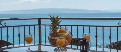 ลานระเบียง/นอกชาน