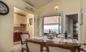 Apartment (A1) | Dining - Apartment Daniela (Okrug)