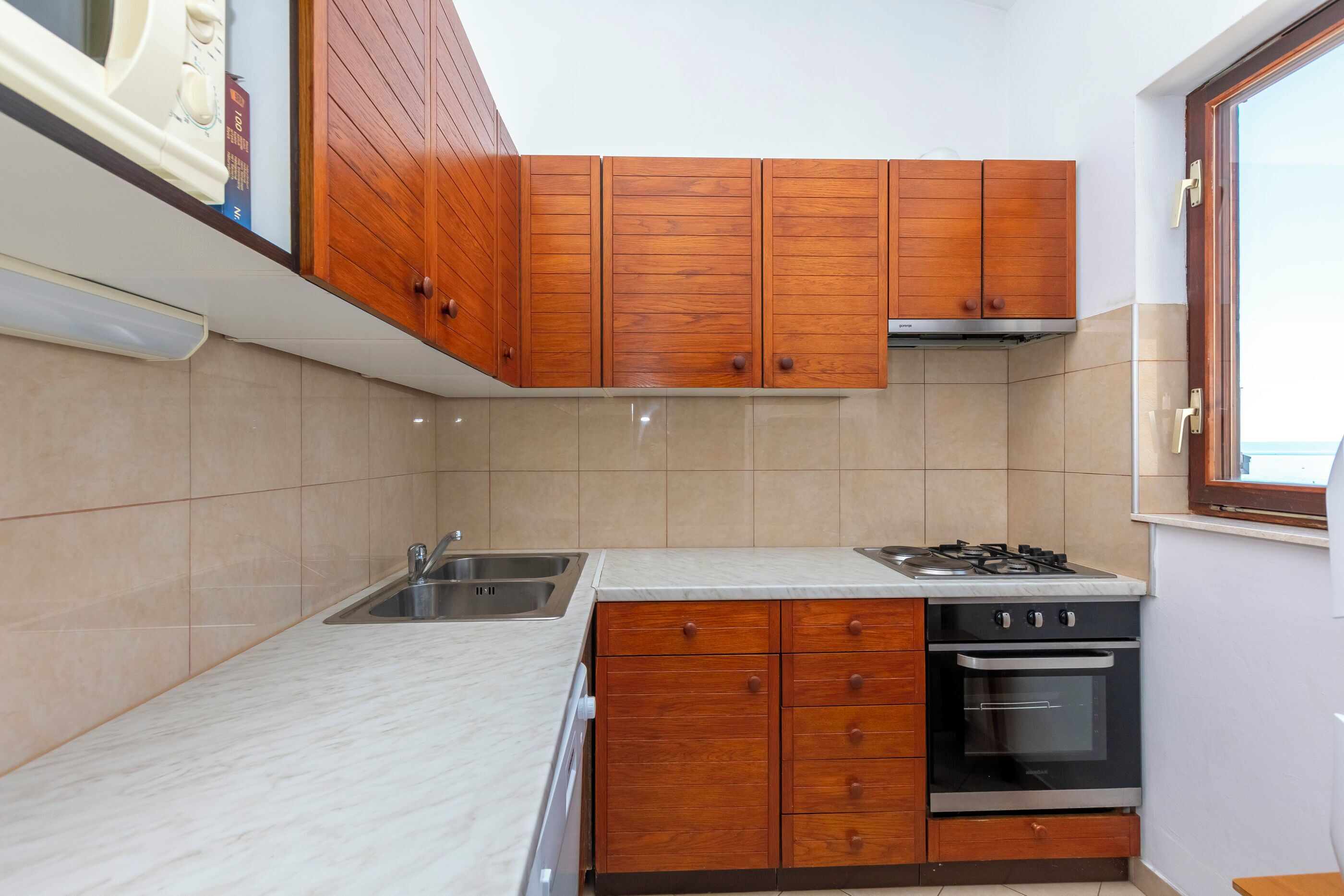 Apartment (A1) | Eigene Küche | Kühlschrank, Mikrowelle, Ofen, Herdplatte