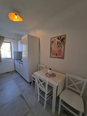 Apartment (A2) | Dining - Apartments Eddie (Baska Voda)