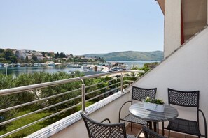 Apartment (A3) | Terrace/patio - Apartment Mare (Seget)