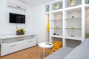 Apartment (A1) | Living room - Apartments Antisa (Tucepi)